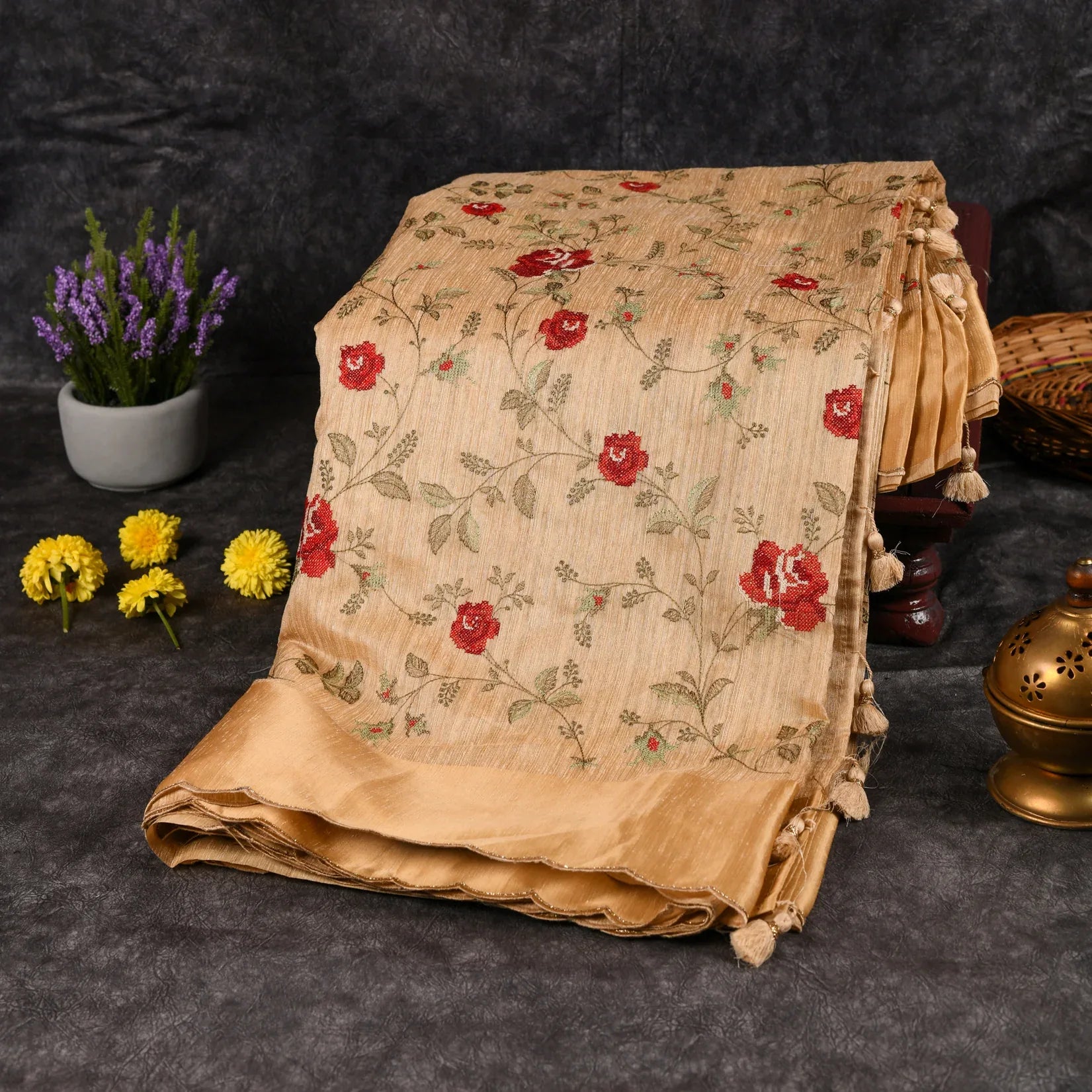 Tussar Jute Off-White Saree with Cross-Stitch Embroidery and Scallop Border - Kleem Boutique