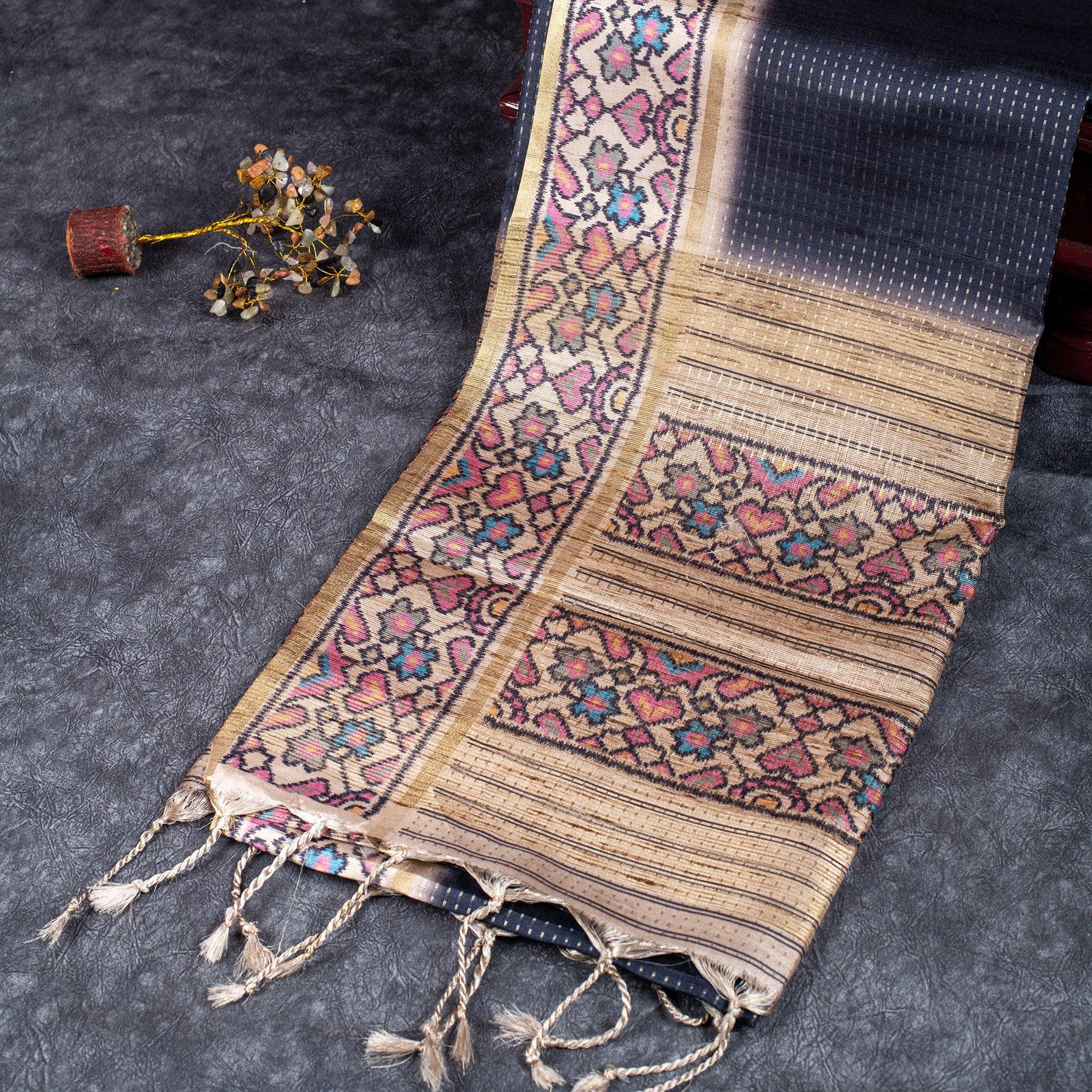 Semi Tussar Silk Saree – Zari Dotted Lines with Contrast Pallu Secondary image