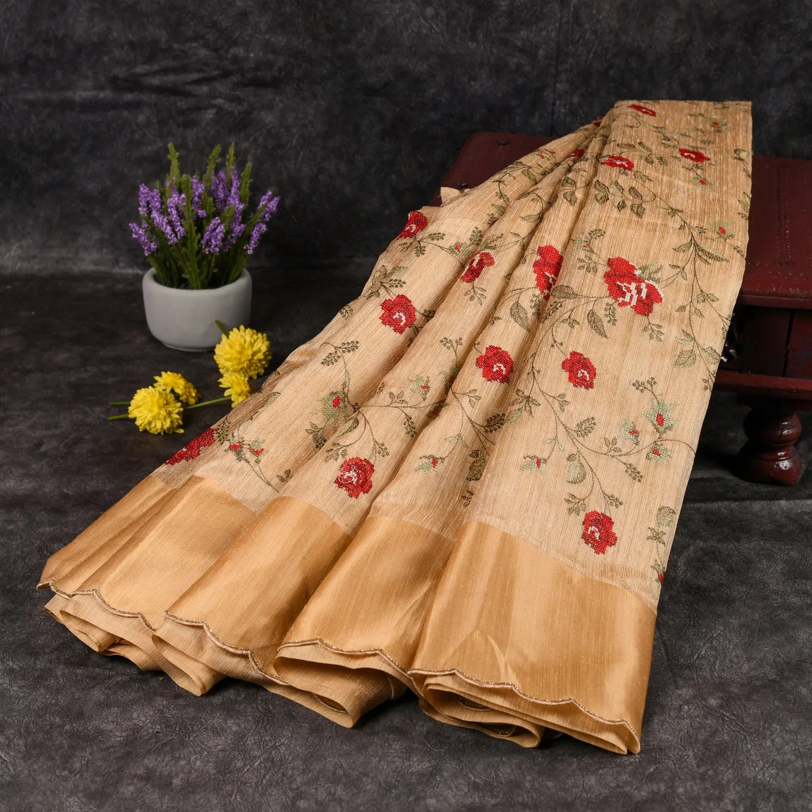 Tussar Jute Off-White Saree with Cross-Stitch Embroidery and Scallop Border Secondary image