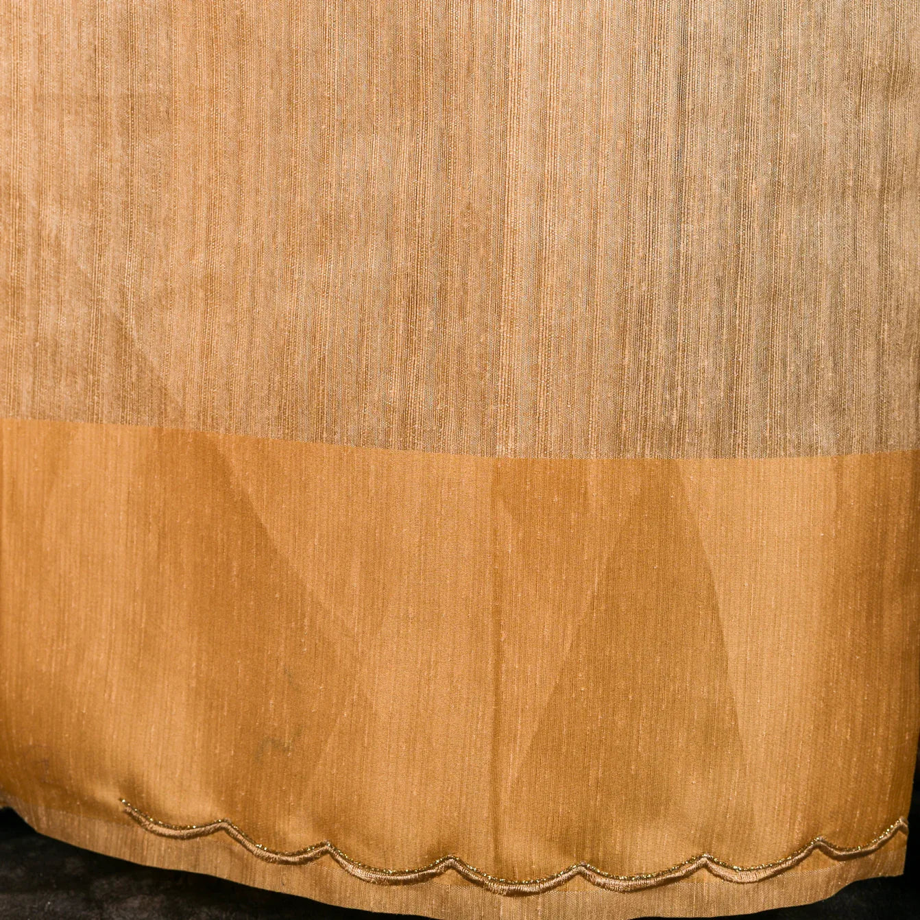 Tussar Jute Off-White Saree with Cross-Stitch Embroidery and Scallop Border - Kleem Boutique